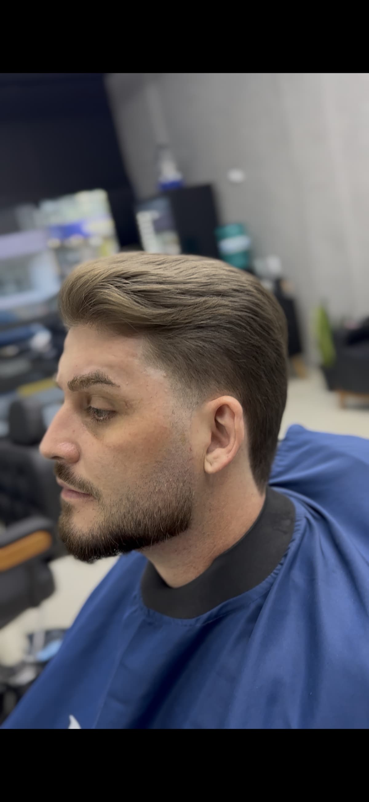 Trabalho de luzes e mechas masculinas na URUS